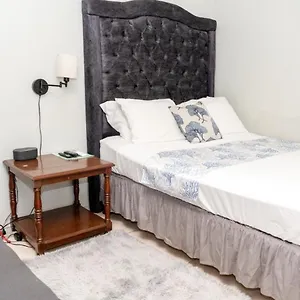 Apartment Mona Master, Kingston